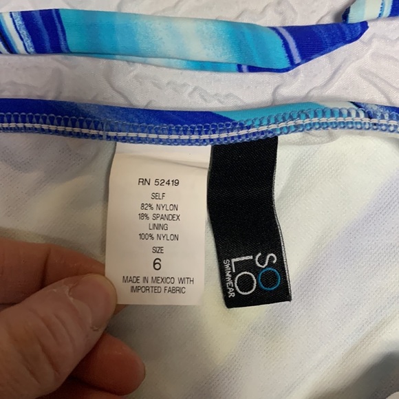 Sol Lo String Bikini EUC w/wavy stripes of blue & white & Embellishments Size 6 - Picture 12 of 12